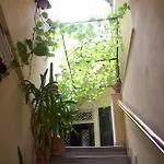 En